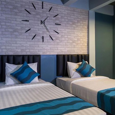 Amity Poshtel Hostel Krabi town Exterior foto