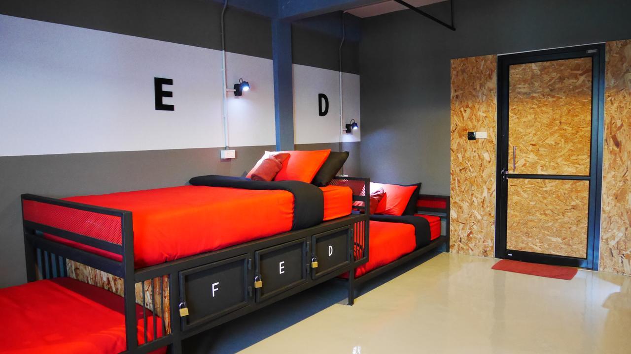 Amity Poshtel Hostel Krabi town Exterior foto