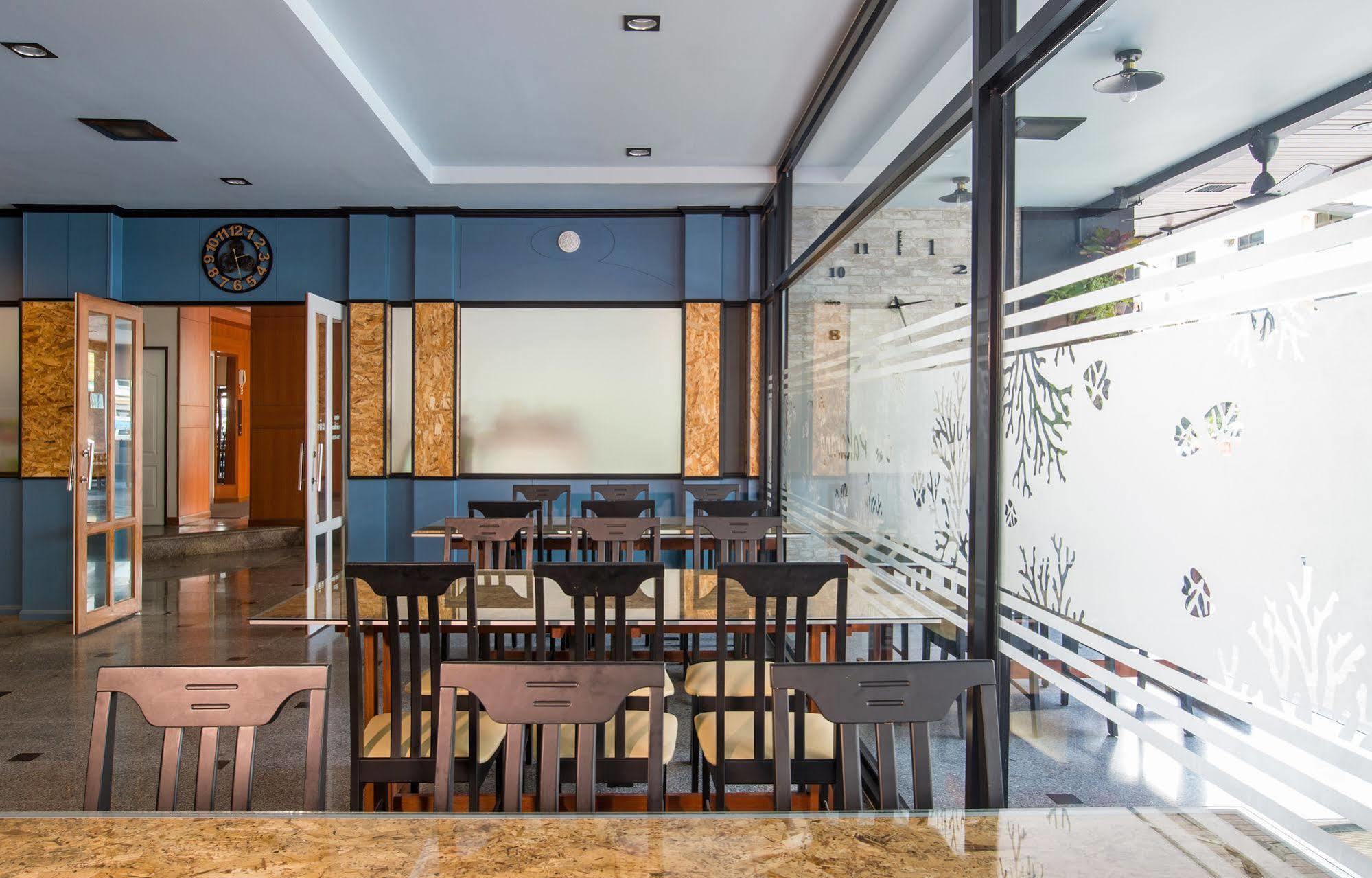 Amity Poshtel Hostel Krabi town Exterior foto