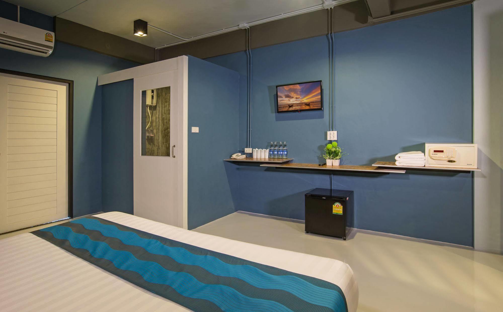 Amity Poshtel Hostel Krabi town Exterior foto