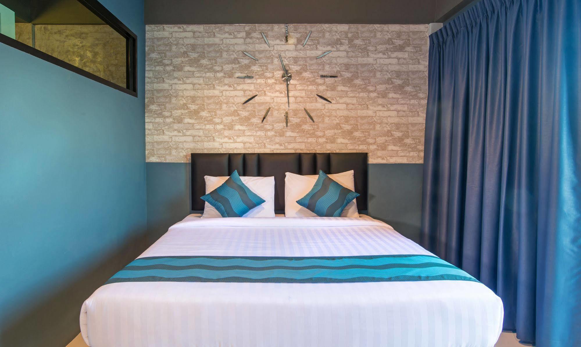 Amity Poshtel Hostel Krabi town Exterior foto